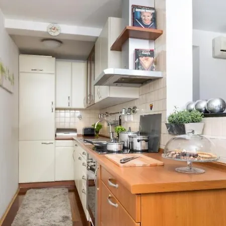 Apartman Peaceful Heartwarming With A Terrace *