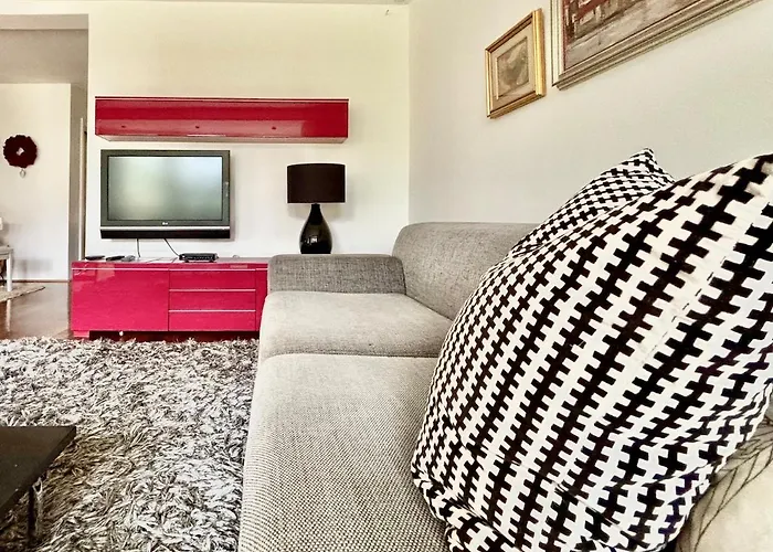 Peaceful Heartwarming With A Terrace דירה